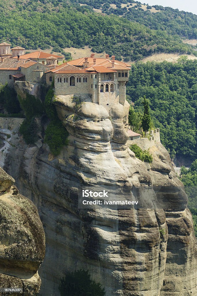 Clifftop mosteiros de Meteora - Foto de stock de Cultura Grega royalty-free