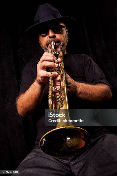 Trumpeter Mann Stockfoto und mehr Bilder von Alt - Alt, Alter Erwachsener, Blasen