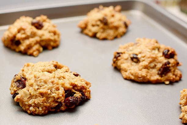 istock Freshly baked oatmeal raisin cookies 187643965