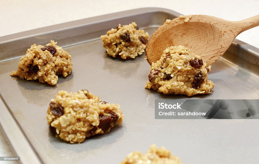 Cookie-Teig, spooned auf die Backblech - Lizenzfrei Hafermehl Stock-Foto