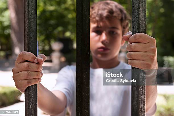 Foto de Tristeza e mais fotos de stock de 14-15 Anos - 14-15 Anos, Adulto, Ansiedade