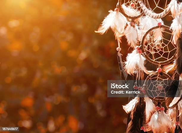 Indian Summer Dreamcatcher Mit Textfreiraum Stockfoto und mehr Bilder von Indianischer Traumfänger - Indianischer Traumfänger, Fangen, Lebensziel