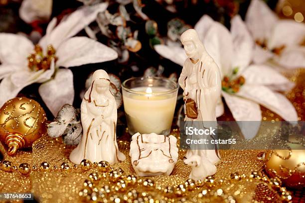 Natale Natività Gesù Maria E Giuseppe - Fotografie stock e altre immagini di Bambino - Bambino, Bianco, Candela - Attrezzatura per illuminazione