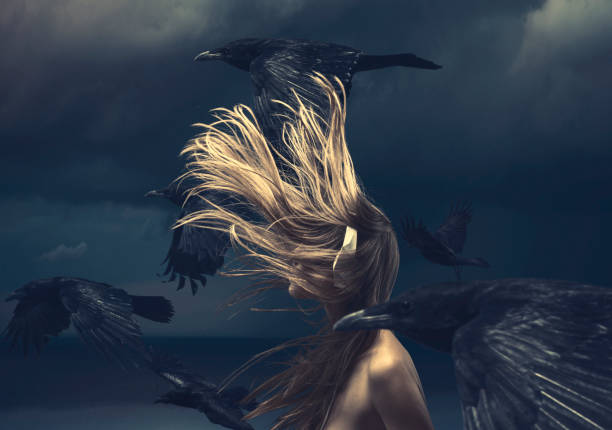 młoda kobieta na wietrze w słuchawkach z latającymi krukami - sullen female blond hair women zdjęcia i obrazy z banku zdjęć