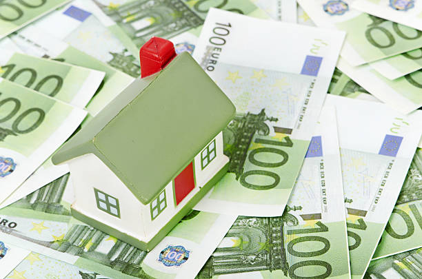 istock Cottage on euro background 187671215
