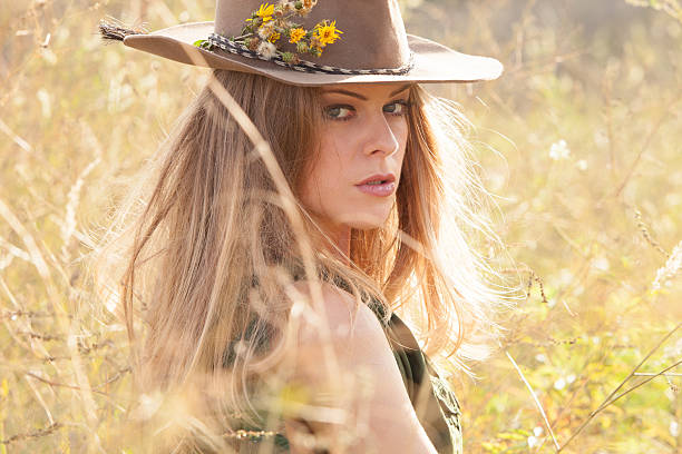 istock woman autumn portrait 187673292