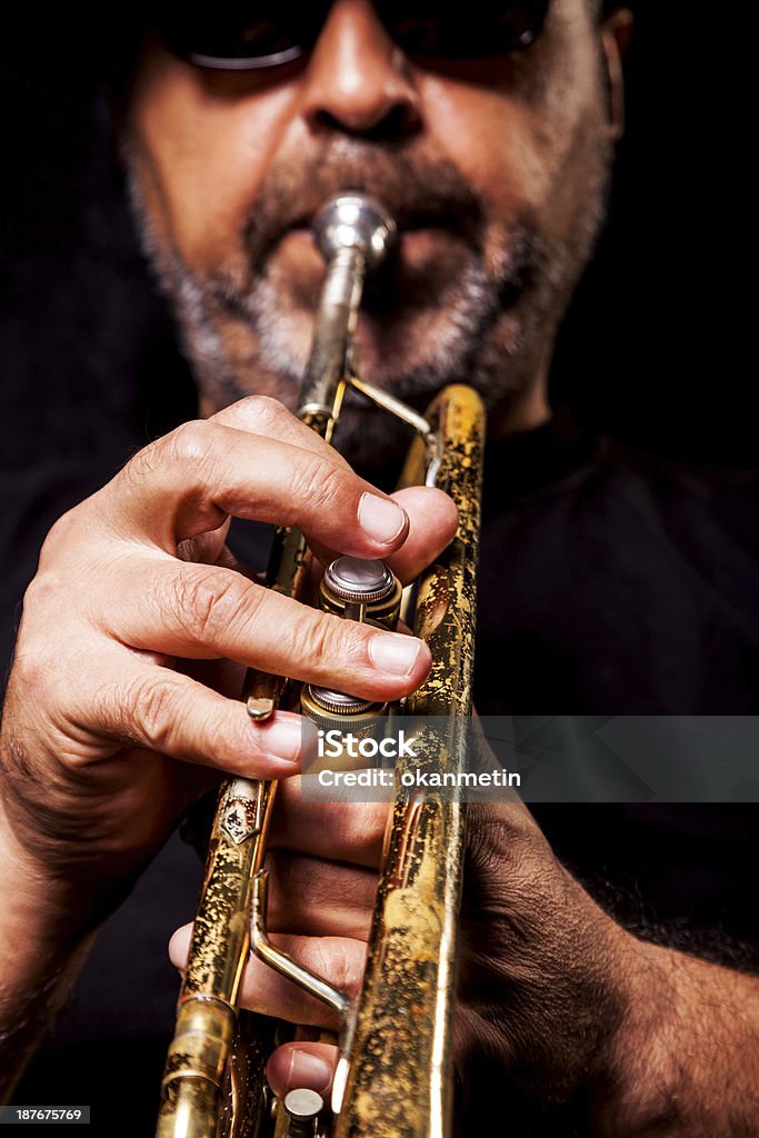 Trompetista hombre - Foto de stock de 50-59 años libre de derechos