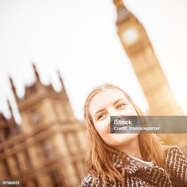 Photo libre de droit de Souriant Touristes À Londres banque d'images et plus d'images libres de droit de Adolescence - Adolescence, Adolescent, Adulte