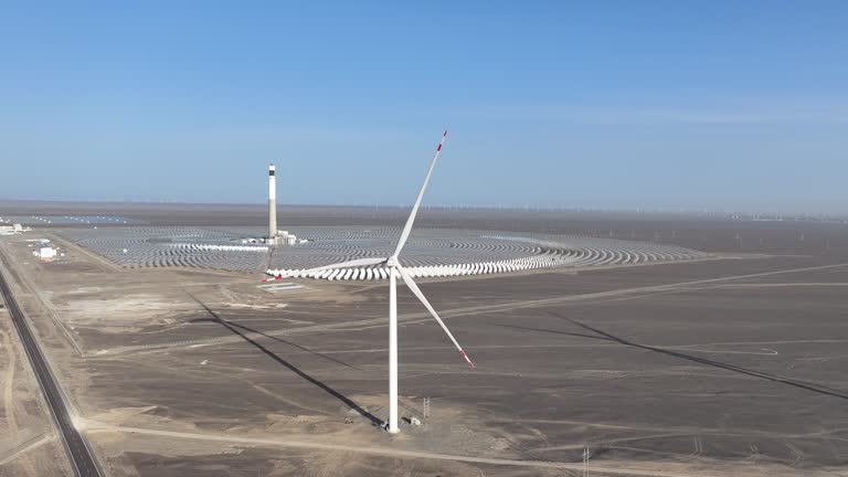 Concentrated solar power plants vs. wind power plants