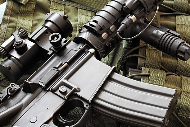 dettaglio (ar - 15 m4a1 carbine e tattiche gilet) - rifle strategy military m16 foto e immagini stock