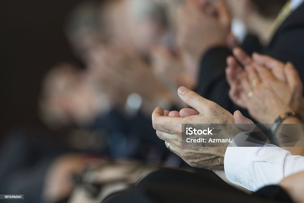 Uomini d'affari Applaudire - Foto stock royalty-free di Applaudire