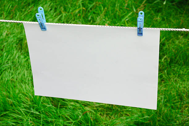 istock page or note on the clotherline with clotherspins 187702117