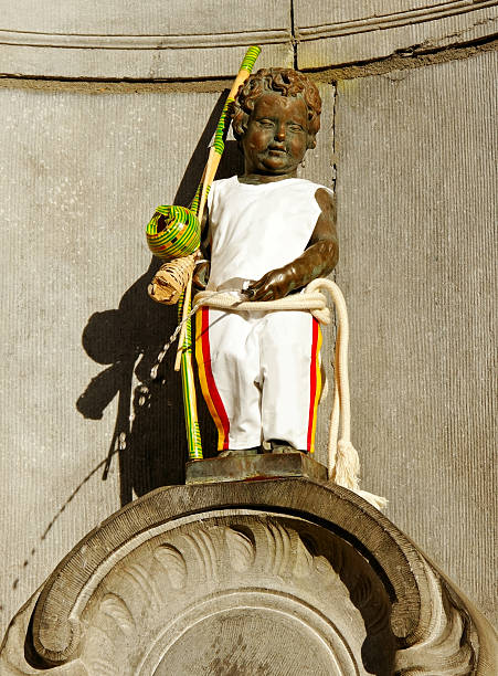 istock Sculpture of peeing boy. 187710732
