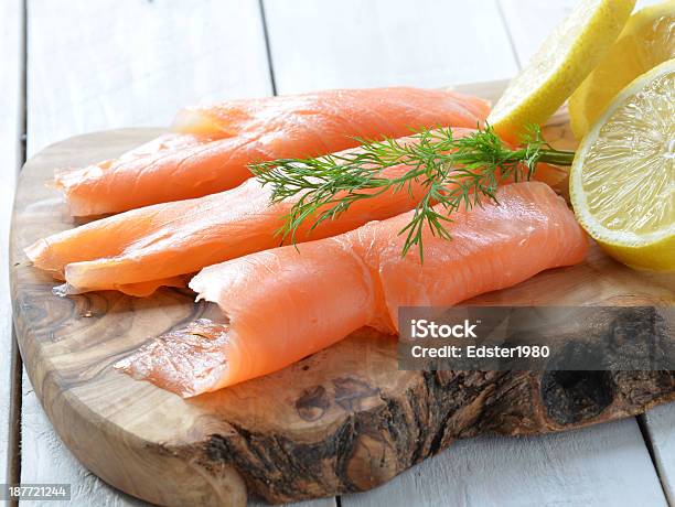 Salmão Fumado - Fotografias de stock e mais imagens de Salmão fumado - Salmão fumado, Alimentação Saudável, Citrino