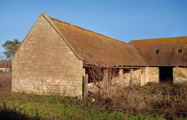 vecchio cotswolds barn - barn conversion foto e immagini stock