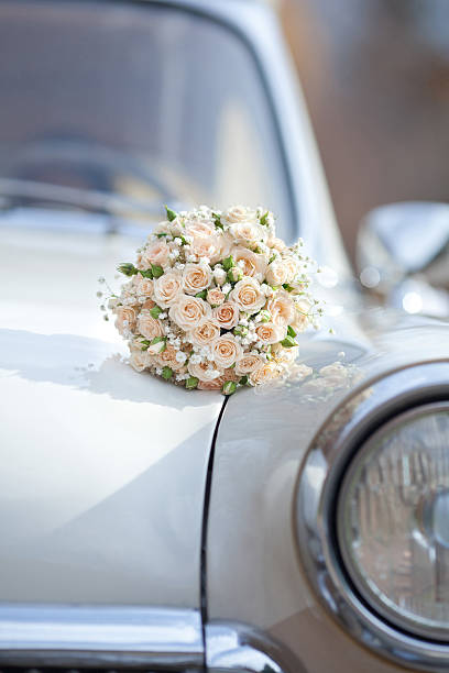 istock Wedding bouquet on vintage car 187729903