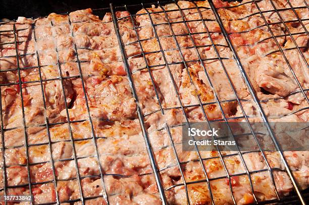 Cocinar Carne Foto de stock y más banco de imágenes de A la Parrilla - A la Parrilla, Alimento, Alimentos cocinados