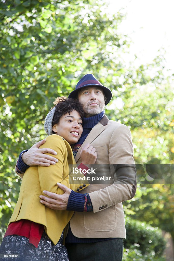 Casal feliz Abraçar - Royalty-free Abraçar Foto de stock