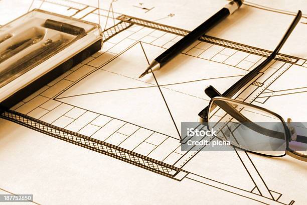 Construcción Y Herramientas De Dibujo Foto de stock y más banco de imágenes de Arquitectura - Arquitectura, Cianotipo - Plano, Croquis