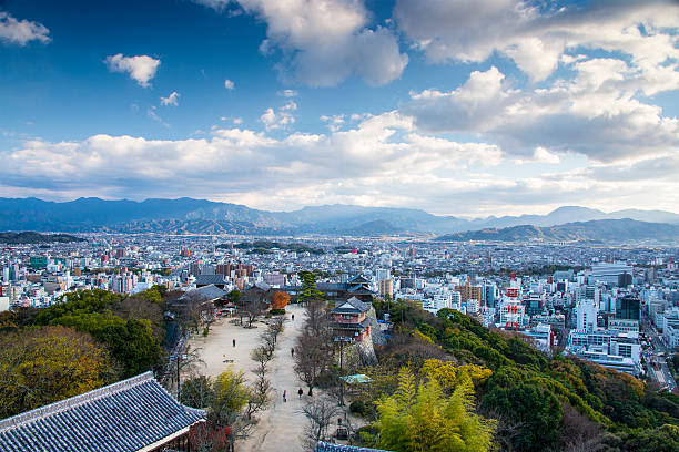 an aerial view of the city of matsuyama japan - 四國 個照片及圖片檔