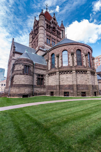 trinity church back bay boston massachusetts - boston church famous place john hancock tower imagens e fotografias de stock