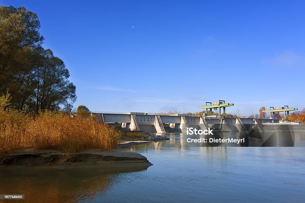 Grand fournisseur d'énergie - Photo de Activité de loisirs libre de droits