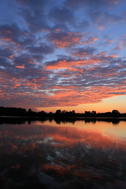 istock Sundown at the Eghleghemvijver 187769585