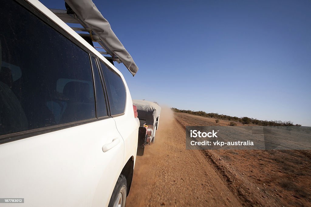 Rota turística Outback Austrália-tração nas quatro rodas, reboque para Trailer Camper - Foto de stock de Austrália royalty-free