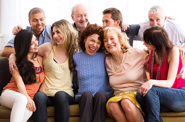 groupe multi-générationnelle - group of people human age people multi generation family photos et images de collection