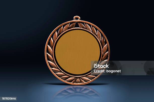 Medalha Em Destaque - Fotografias de stock e mais imagens de Bronze - Cores - Bronze - Cores, Bronze - Liga, Competição
