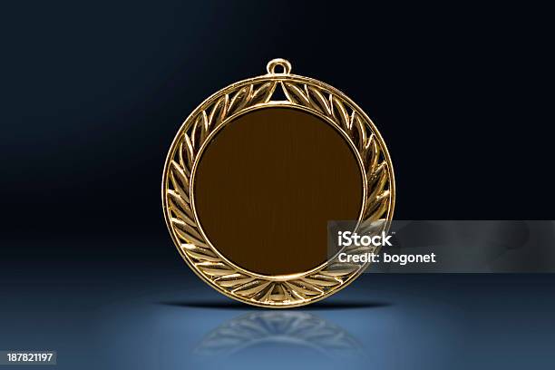 Foto de Medalha Em Destaque e mais fotos de stock de Bronze - Descrição de Cor - Bronze - Descrição de Cor, Bronze - Liga, Competição