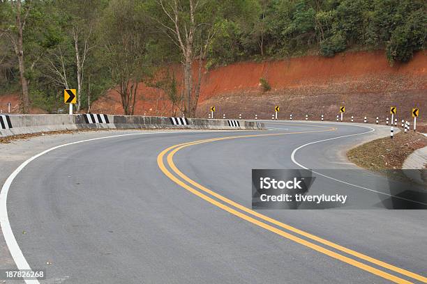 Foto de Rodovia e mais fotos de stock de Amarelo - Amarelo, Cena Não-urbana, Cena Rural