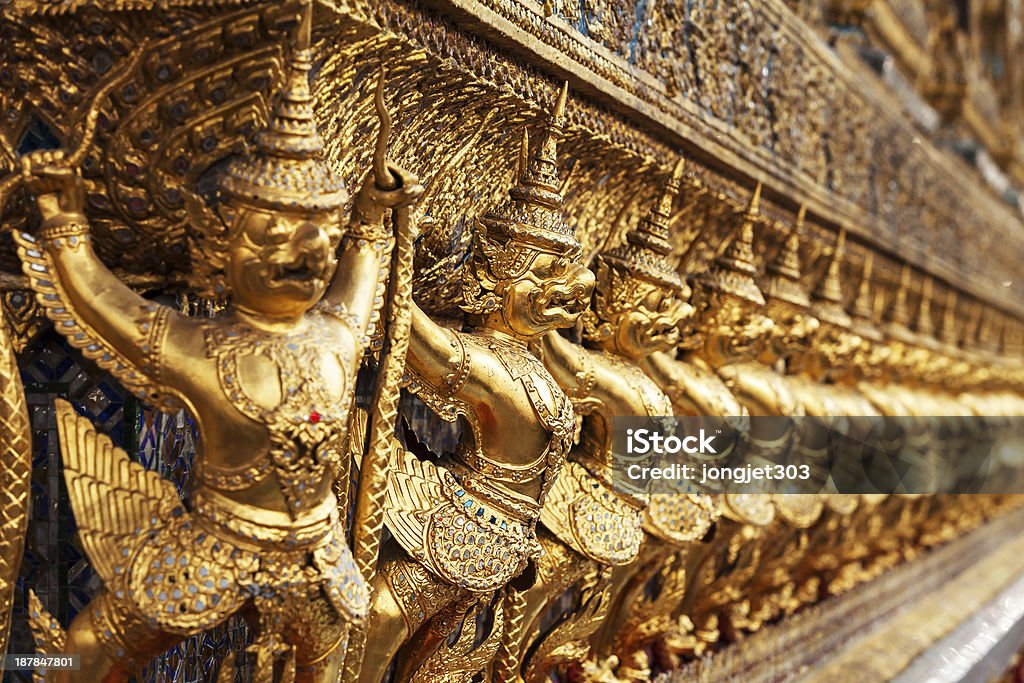 가루다 in 왓 프라깨오 (Wat Phar Kaew) - 로열티 프리 가루다 스톡 사진