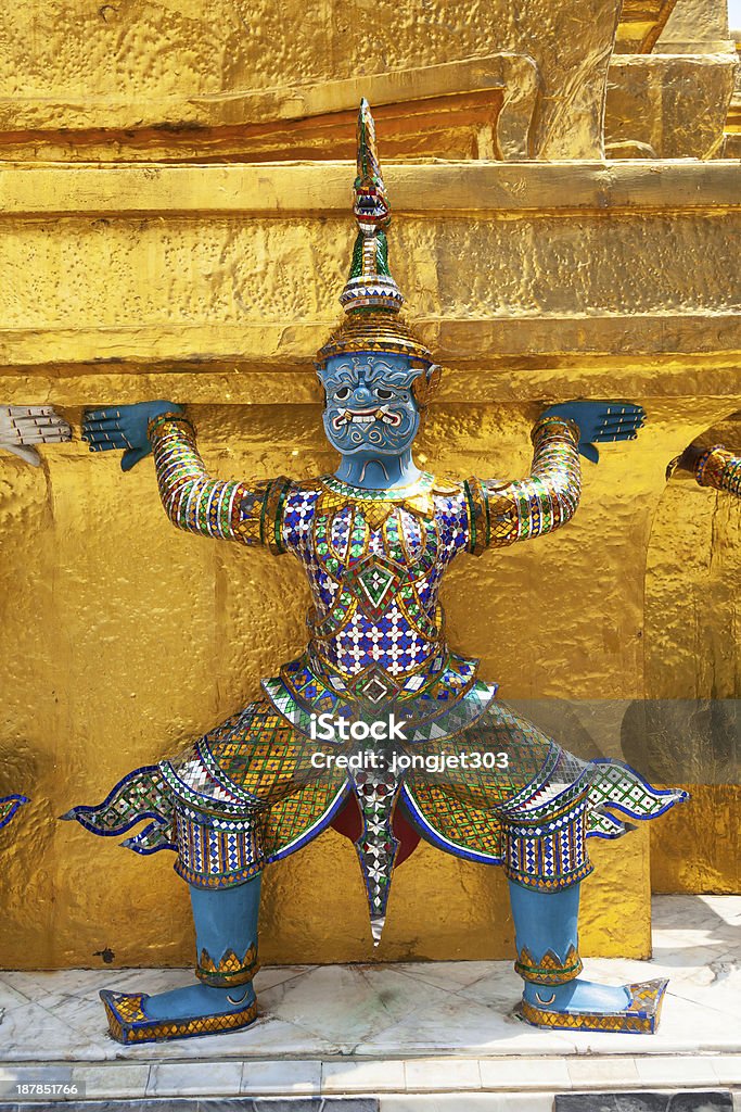 Buda gigante no Grande palácio de Banguecoque, Tailândia - Royalty-free Agente de segurança Foto de stock