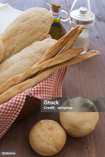 Pane - Fotografie stock e altre immagini di Abbondanza - Abbondanza, Acqua, Alimentazione sana