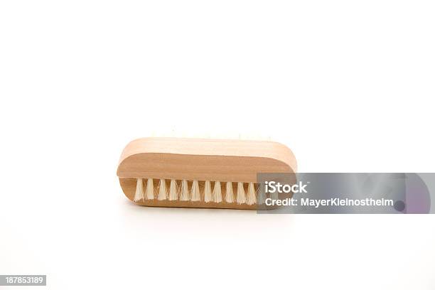 Photo libre de droit de Nailbrushes banque d'images et plus d'images libres de droit de Brosse à ongles - Brosse à ongles, En bois, Fond blanc