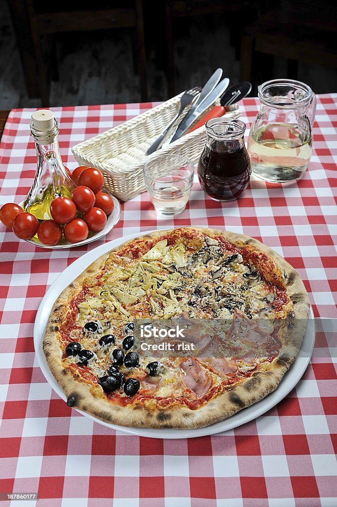 Pizza e outros aditivos - Foto de stock de Almoço royalty-free