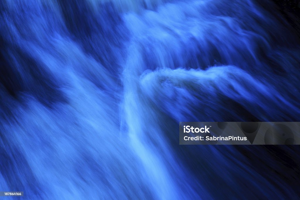 Agua que fluye abstracto - Foto de stock de Abstracto libre de derechos