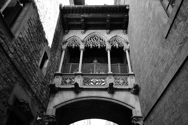 istock Bridge in gothic quarter of Barcelona. 187869990