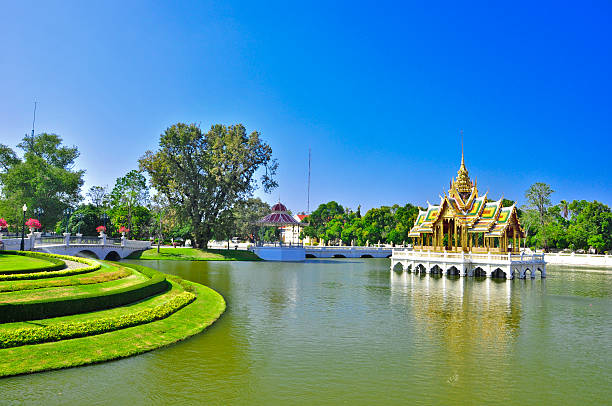 bang pa-in aisawan thipya-art de thaïlande - royal observatory photos et images de collection