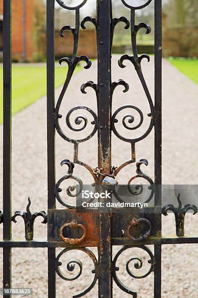 Blocco Porta - Fotografie stock e altre immagini di Arrugginito - Arrugginito, Cancello, Catena