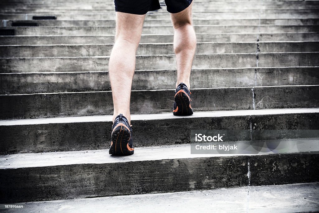 Motivación, corriendo por las escaleras, de entrenamiento deportivo - Foto de stock de Actividad libre de derechos