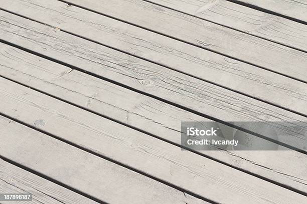 Piso De Madera Al Aire Libre Foto de stock y más banco de imágenes de Aire libre - Aire libre, Anticuado, Con textura