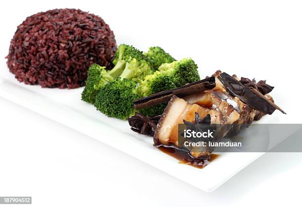 Costeleta De Porco Com Arroz Integral - Fotografias de stock e mais imagens de Arroz Integral - Arroz Integral, Brócolo, Carne