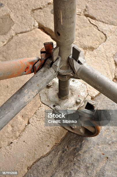 Los Andamios Detalle Foto de stock y más banco de imágenes de Acero - Acero, Andamio - Herramientas de construcción, Construir