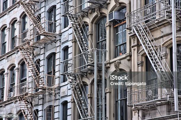 Foto de Escada De Incêndio Escadas e mais fotos de stock de América do Norte - América do Norte, Antigo, Apartamento