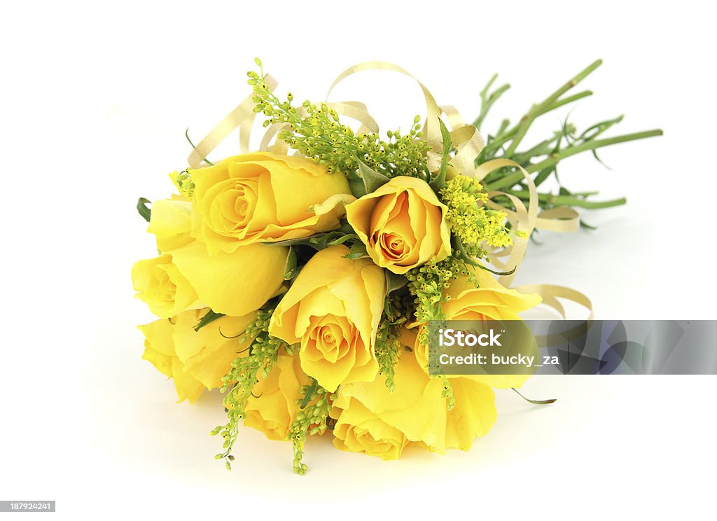 Foto de Casamento Buquê De Noiva Rosa Amarela Ou Posy Arranjo De Flores e  mais fotos de stock de Amarelo - iStock