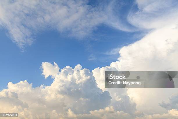 青空 - ふわふわのストックフォトや画像を多数ご用意 - ふわふわ, まぶしい, 人物なし