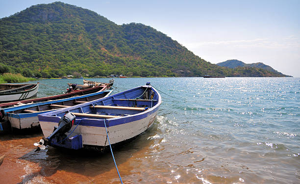 Monkey Bay / Lusumbwe, Malawi: fishing boats - Lake Malawi, Nankumba Peninsula - photo by M.Torres