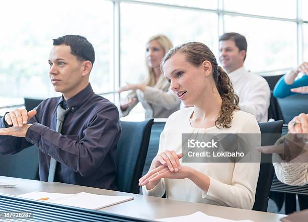 University Gebärdenspracheklasse Stockfoto und mehr Bilder von Gebärdensprache - Gebärdensprache, Lernen, Amerikanische Gebärdensprache